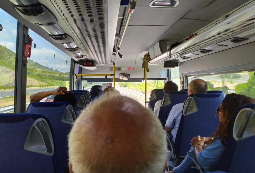 Viajando en autobús… viajando en compañía